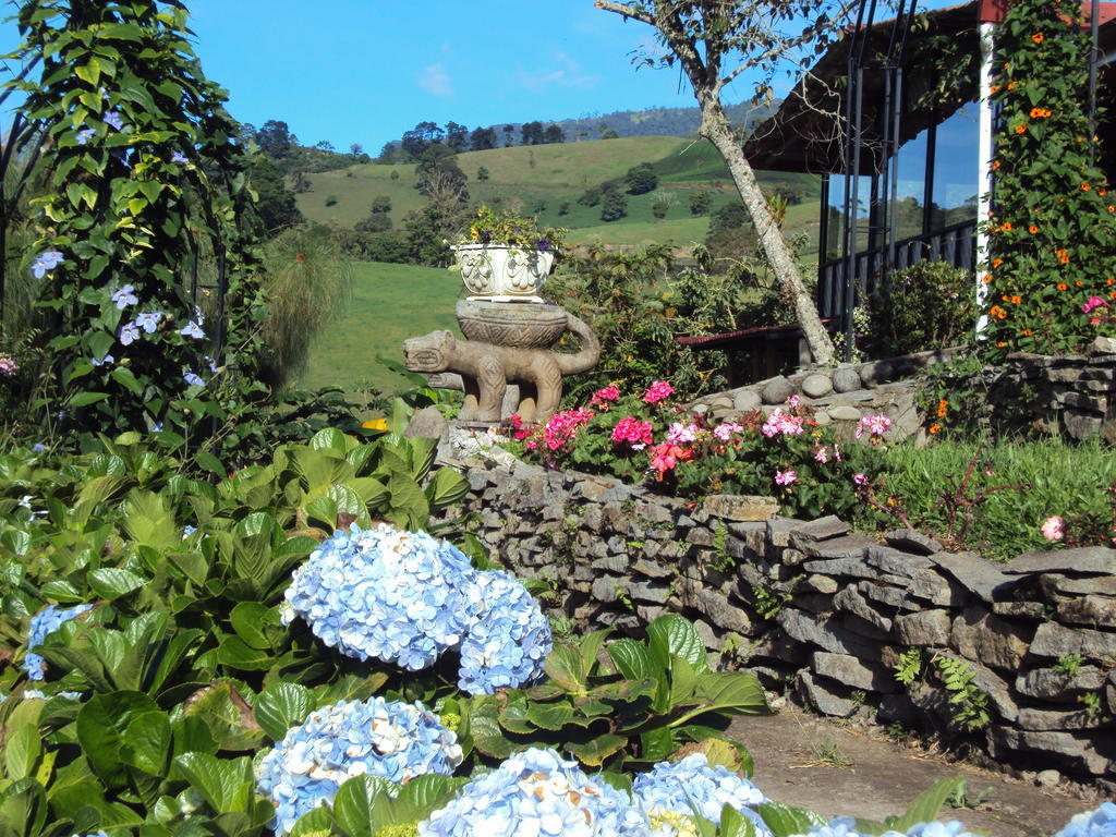 Guayabo Lodge Santa Cruz  Bagian luar foto