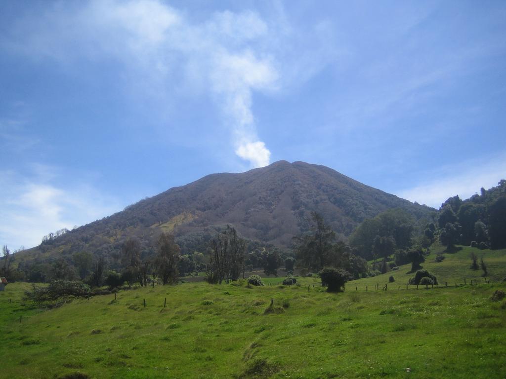 Guayabo Lodge Santa Cruz  Bagian luar foto